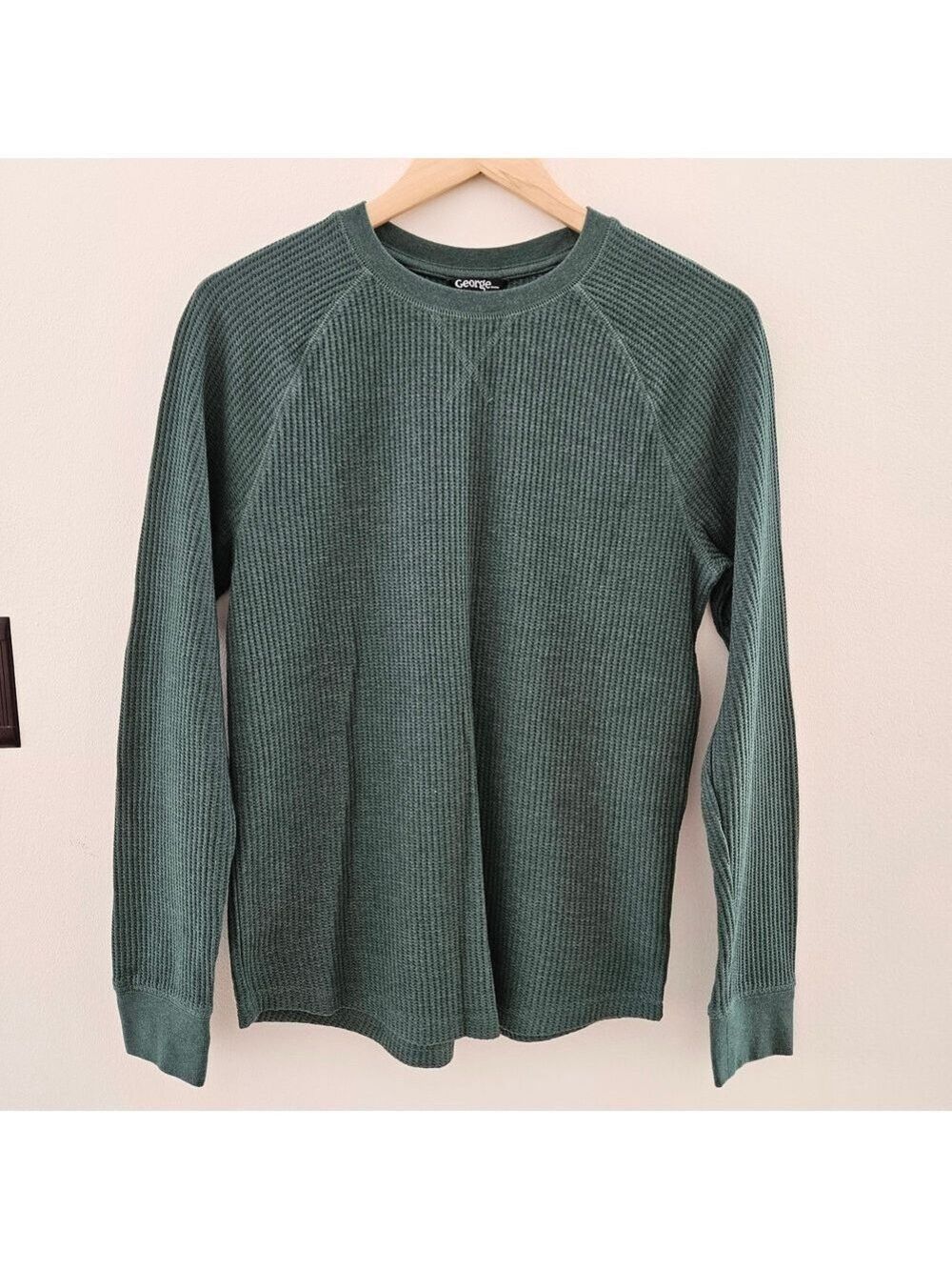 5/$25 George Green Waffle Knit Long Sleeve Shirt | Men’s Small - Picture 2 of 3